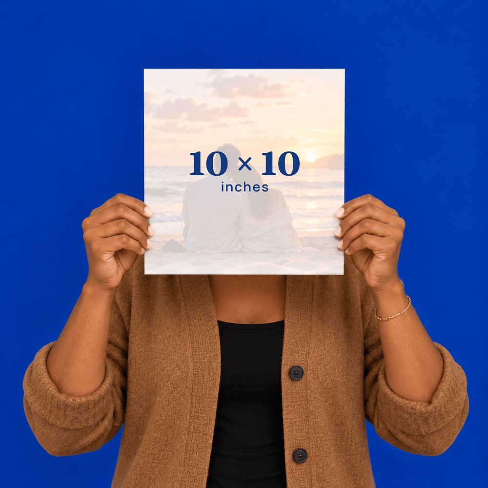 10 x 10 Plexi-Poster with a couple on the beach